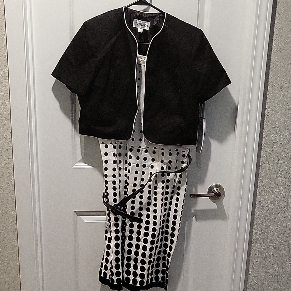 Studio I Elegant Black and White Ensemble - Picture 1 of 5